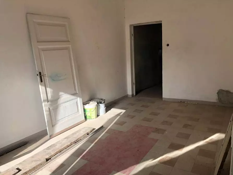 Immagine 2 di Appartamento in vendita  a Massa