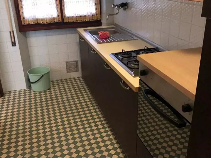 Immagine 4 di Appartamento in vendita  a Massa