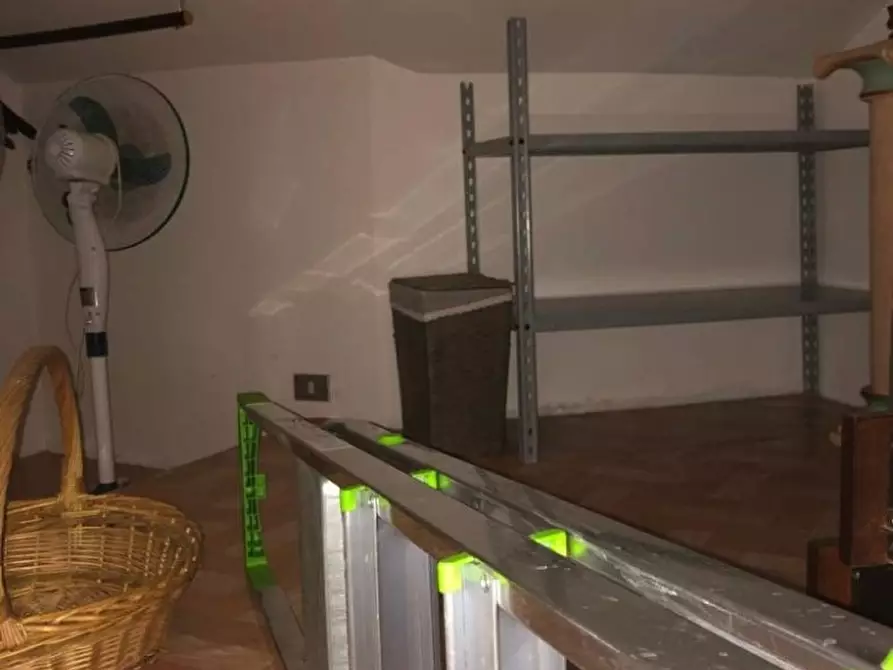 Immagine 17 di Appartamento in vendita  a Massa