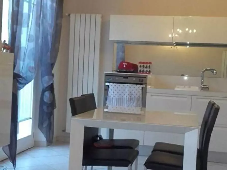 Immagine 2 di Villetta a schiera in vendita  a Massa