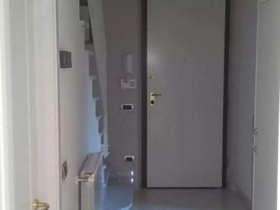 Immagine 8 di Villetta a schiera in vendita  a Massa