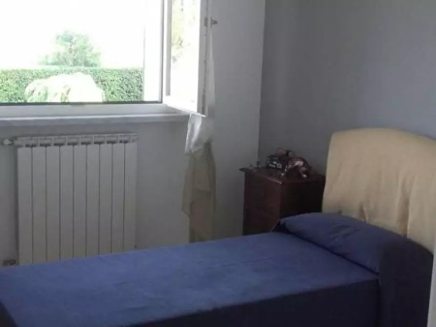 Immagine 14 di Villetta a schiera in vendita  a Massa