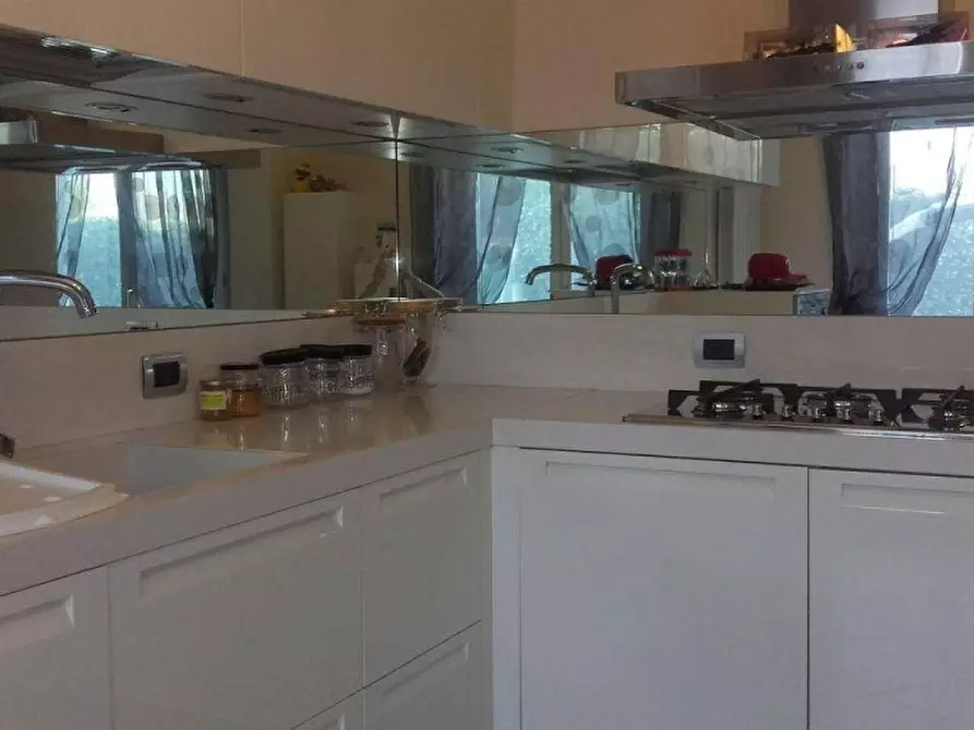 Immagine 6 di Villetta a schiera in vendita  a Massa