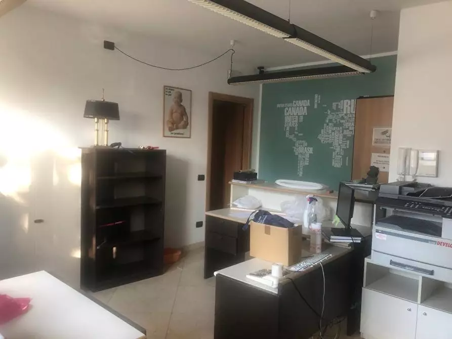 Immagine 2 di Ufficio in affitto  a Massa