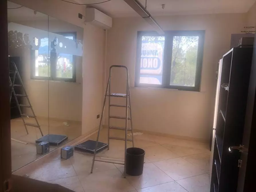 Immagine 5 di Ufficio in affitto  a Massa