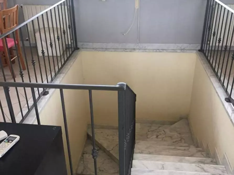 Immagine 20 di Negozio in affitto  a Massa