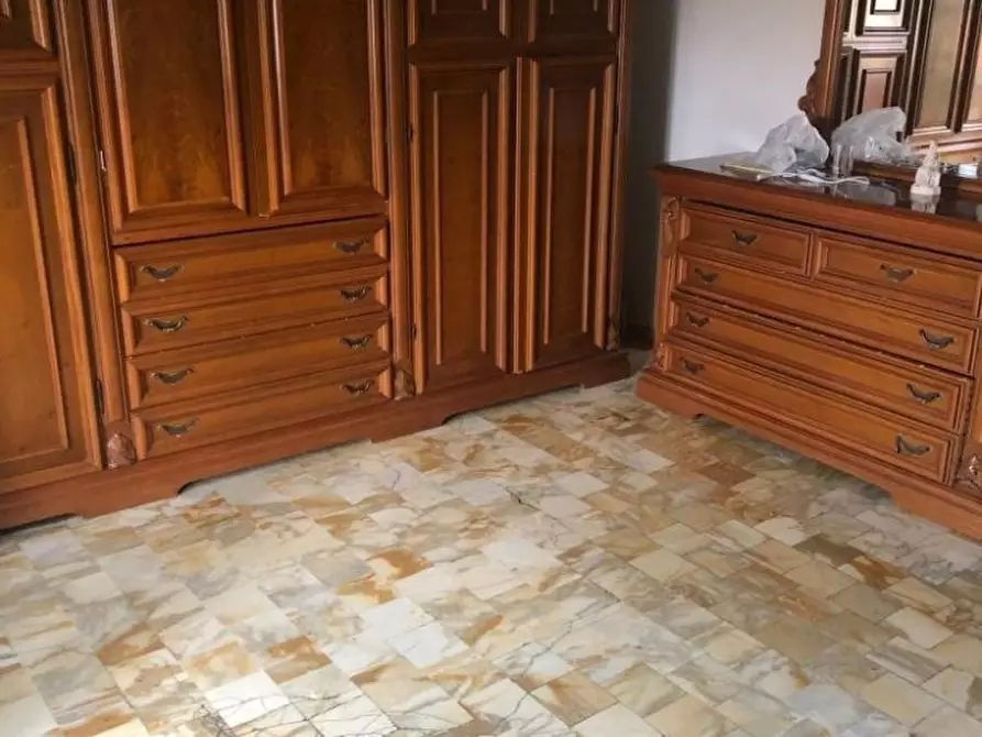 Immagine 11 di Appartamento in vendita  a Carrara