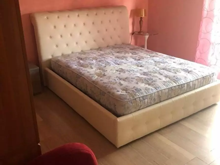 Immagine 10 di Appartamento in vendita  a Carrara