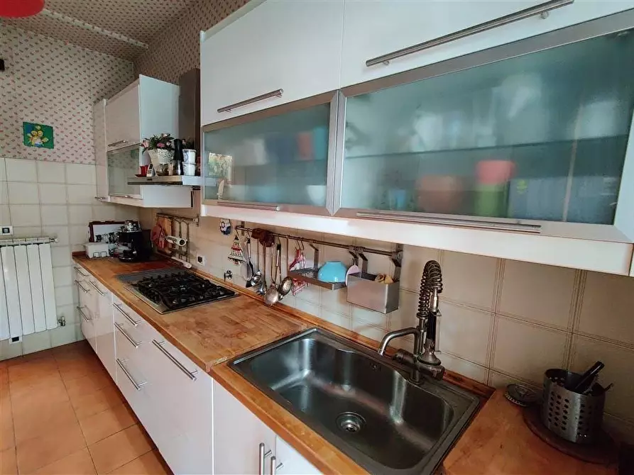 Immagine 8 di Appartamento in vendita  a Massa