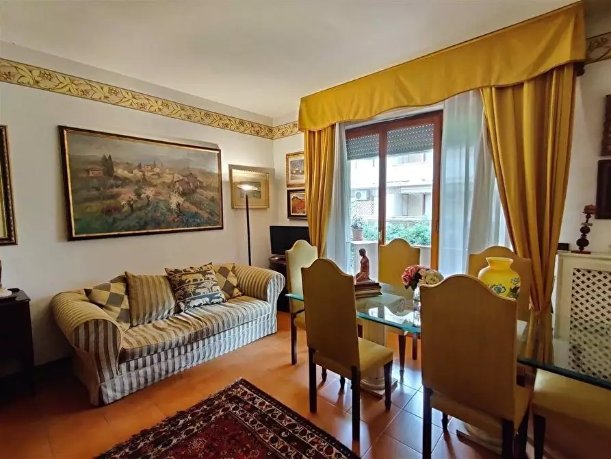 Immagine 4 di Appartamento in vendita  a Massa