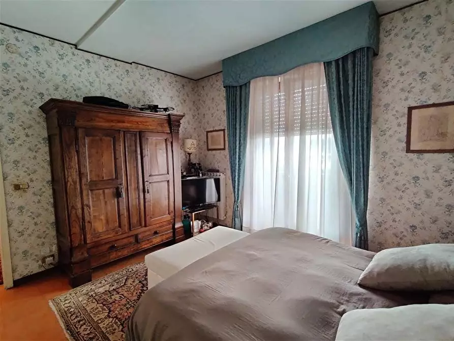 Immagine 10 di Appartamento in vendita  a Massa