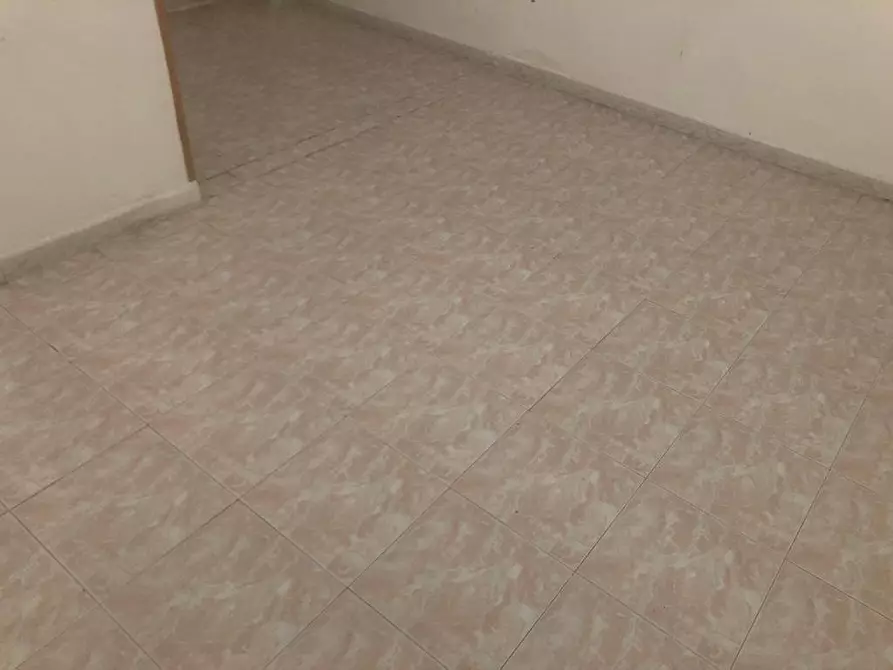 Immagine 11 di Negozio in affitto  a Carrara