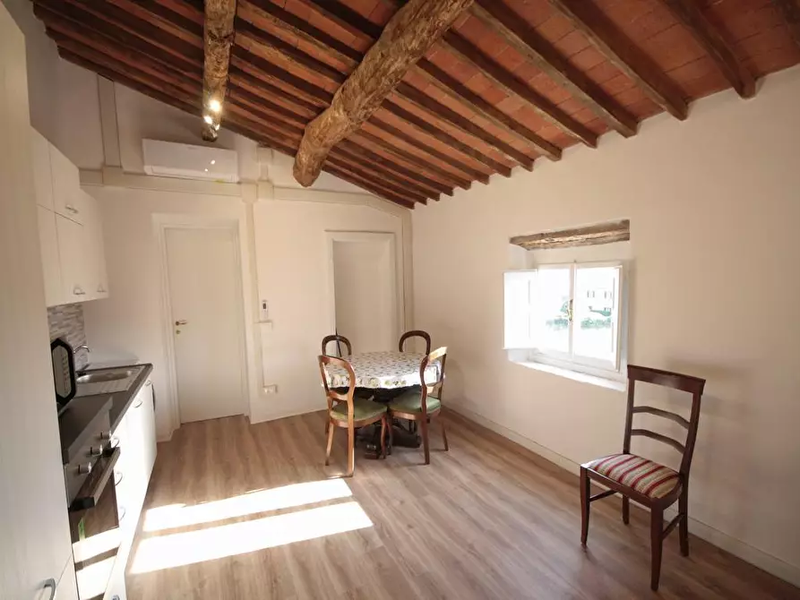 Immagine 3 di Appartamento in affitto  a Lucca