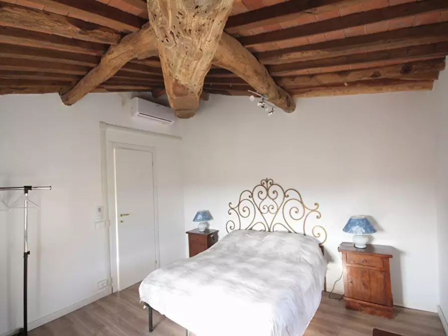 Immagine 4 di Appartamento in affitto  a Lucca