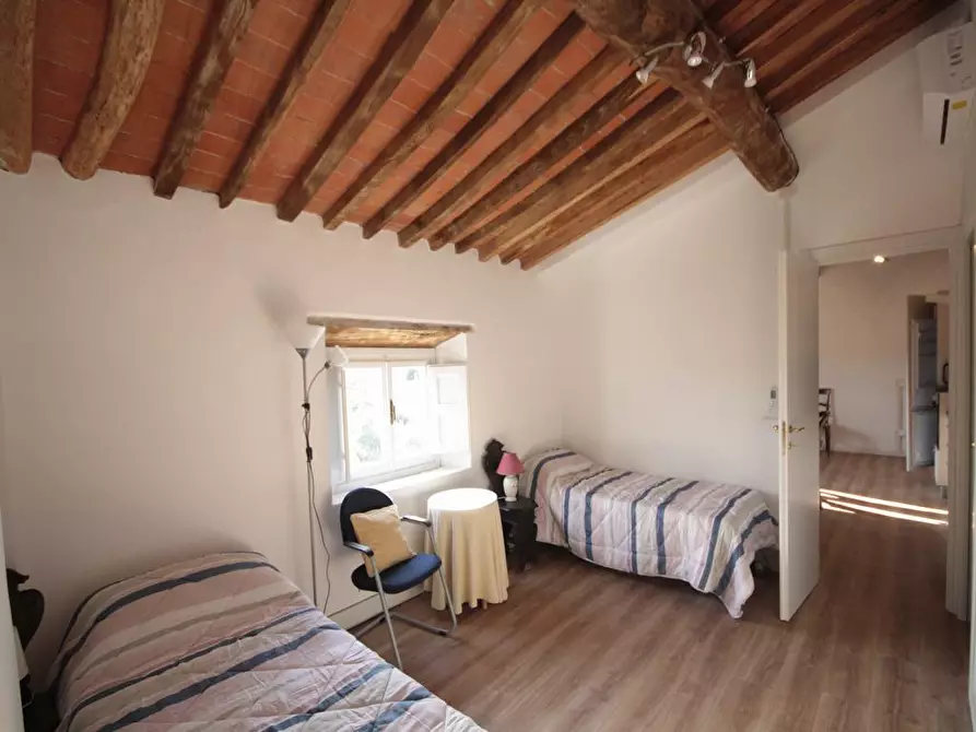 Immagine 9 di Appartamento in affitto  a Lucca