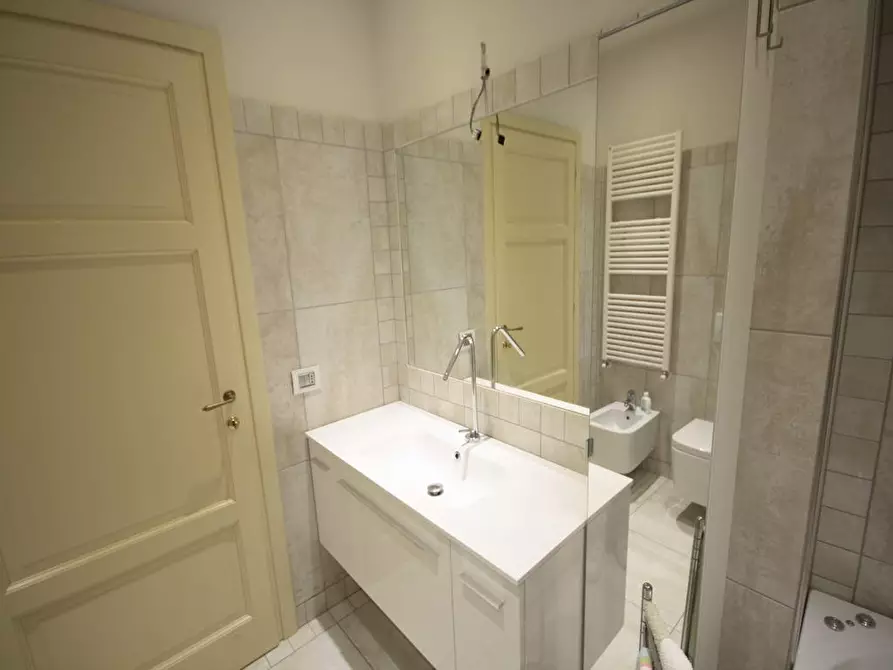 Immagine 26 di Appartamento in vendita  a Lucca