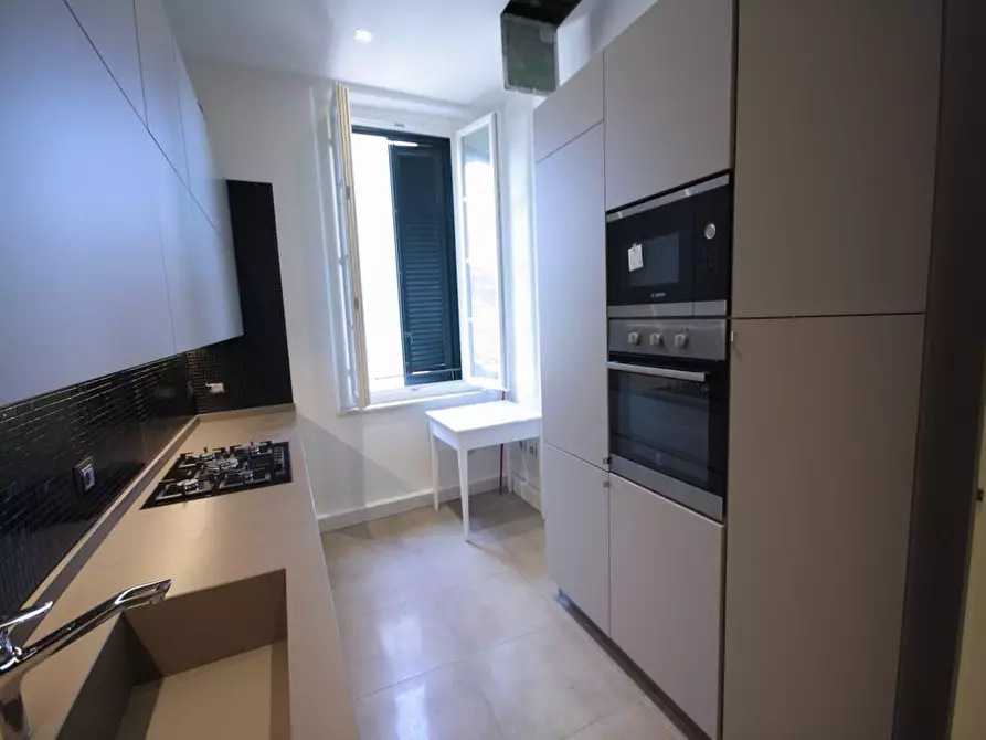 Immagine 33 di Appartamento in vendita  a Lucca