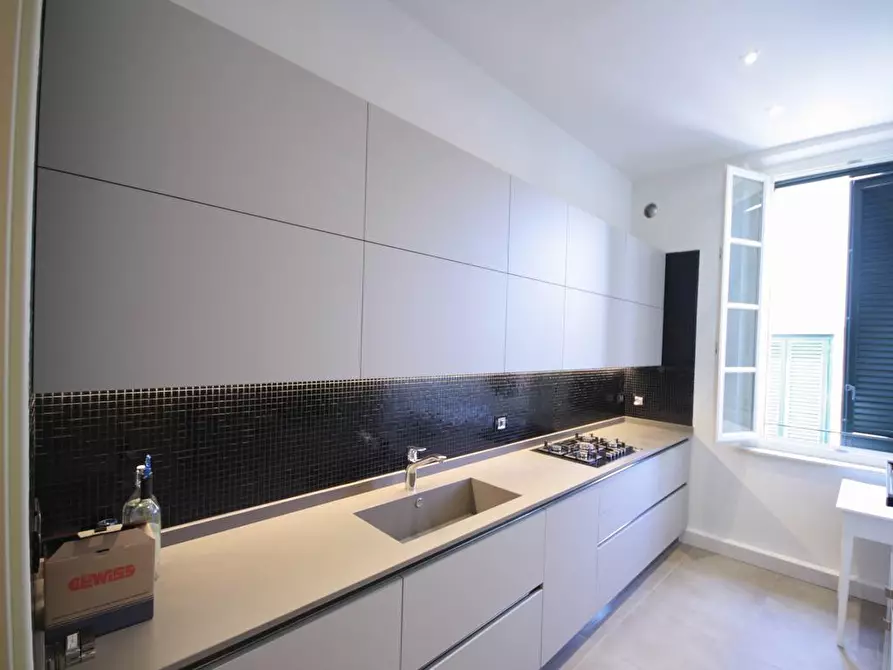 Immagine 29 di Appartamento in vendita  a Lucca