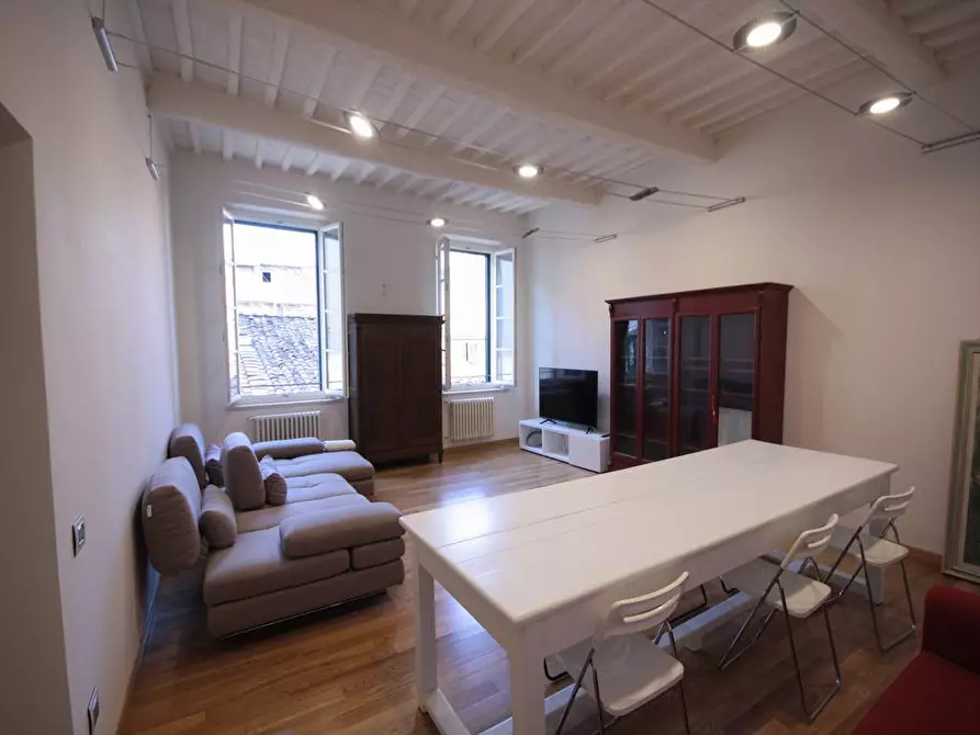 Immagine 4 di Appartamento in vendita  a Lucca