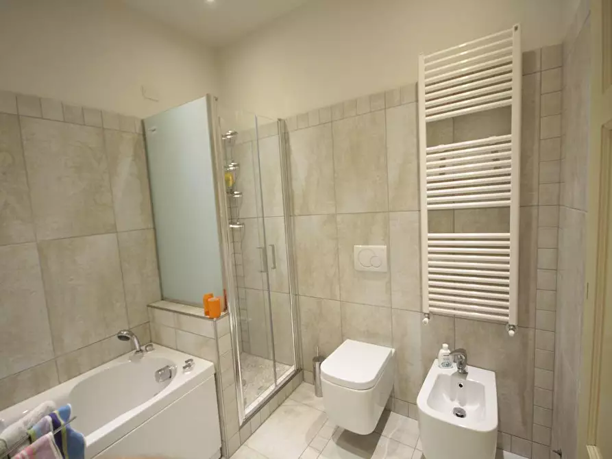 Immagine 22 di Appartamento in vendita  a Lucca