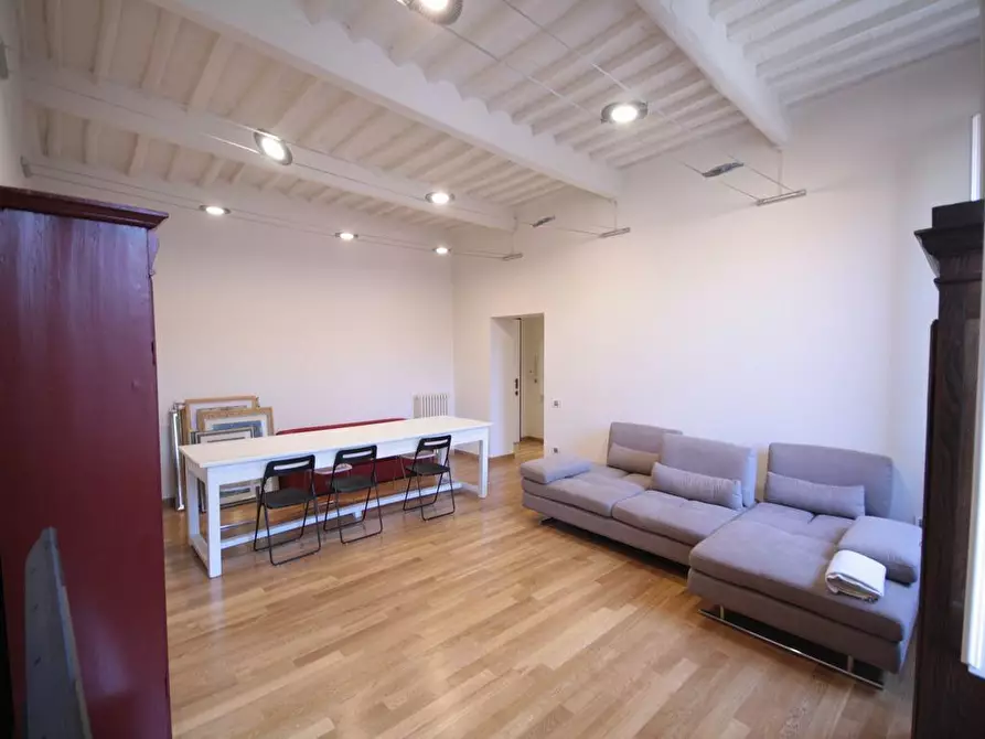 Immagine 6 di Appartamento in vendita  a Lucca