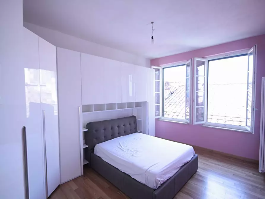 Immagine 13 di Appartamento in vendita  a Lucca