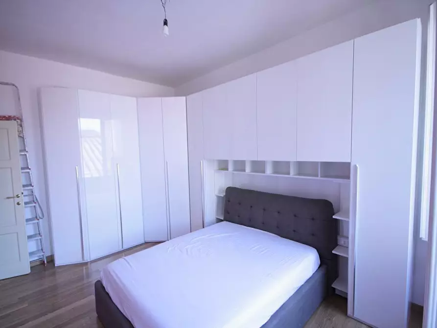 Immagine 15 di Appartamento in vendita  a Lucca