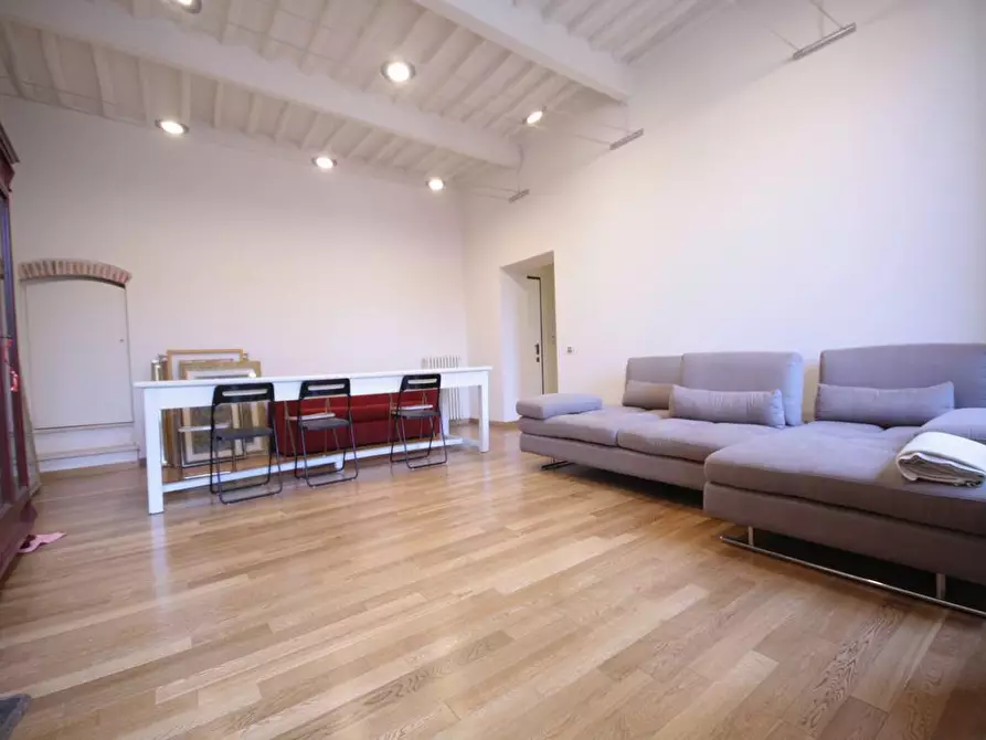 Immagine 8 di Appartamento in vendita  a Lucca