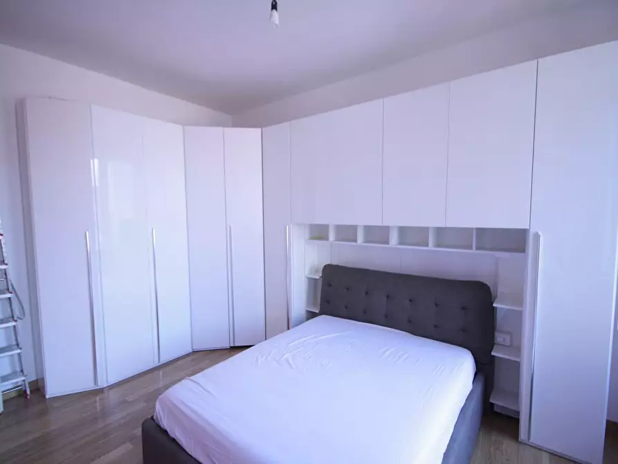 Immagine 16 di Appartamento in vendita  a Lucca