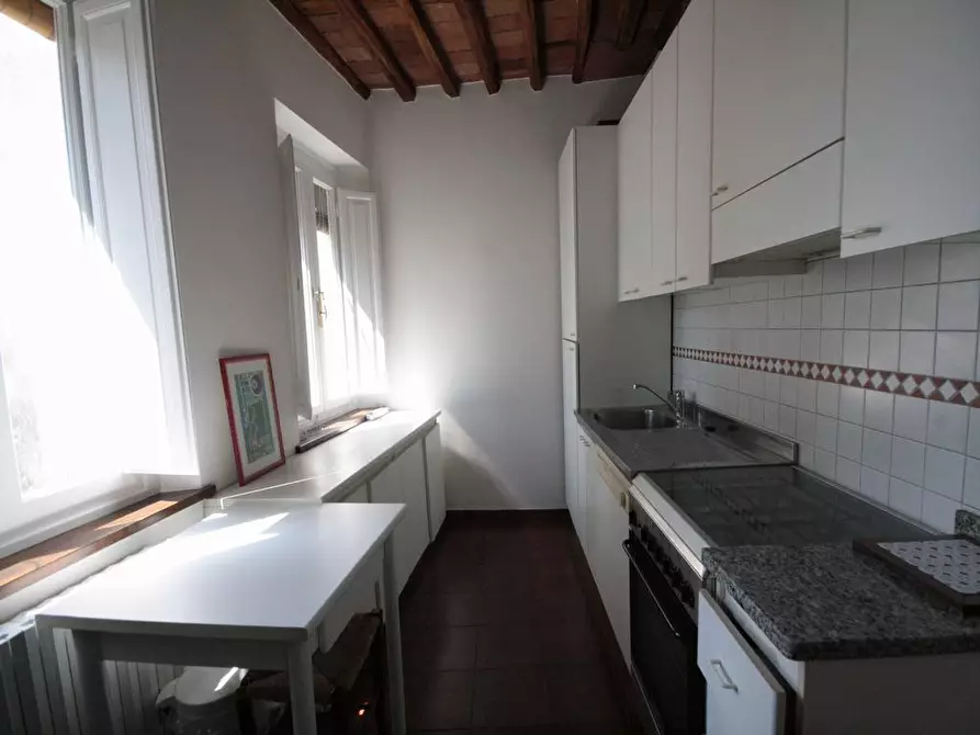 Immagine 28 di Appartamento in affitto  a Lucca