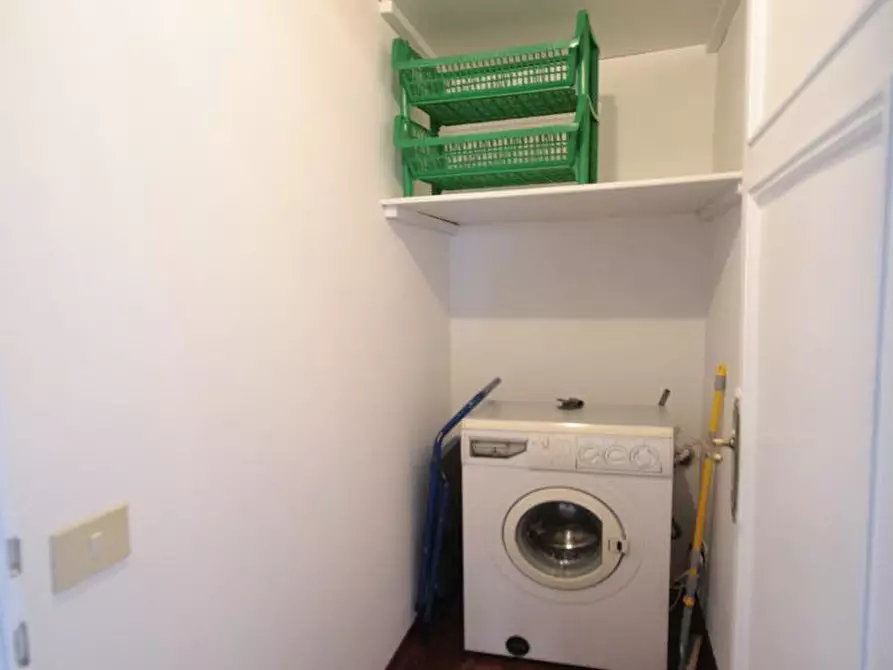 Immagine 18 di Appartamento in affitto  a Lucca