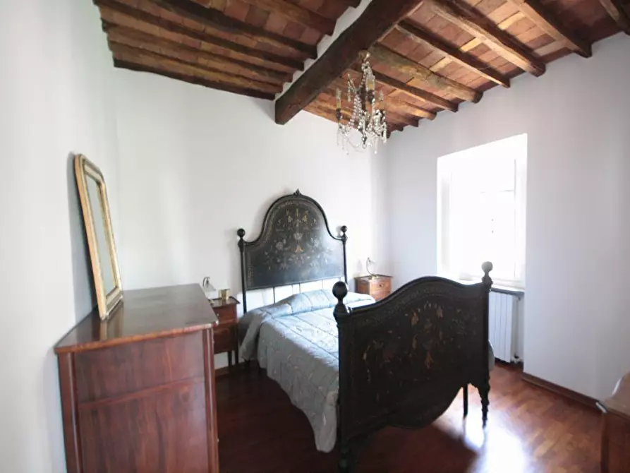 Immagine 16 di Appartamento in affitto  a Lucca