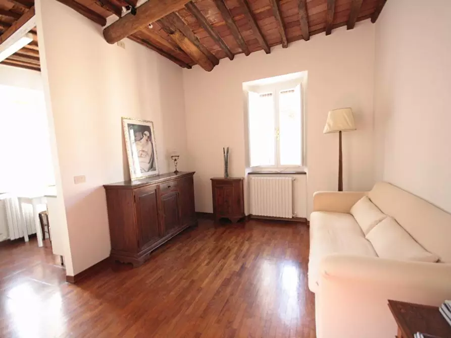 Immagine 4 di Appartamento in affitto  a Lucca