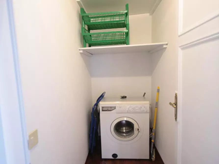 Immagine 36 di Appartamento in affitto  a Lucca