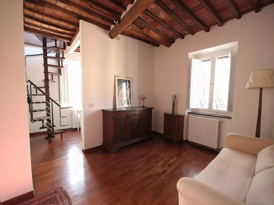 Immagine 9 di Appartamento in affitto  a Lucca