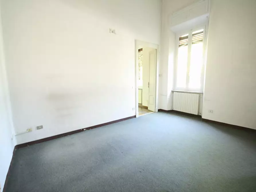 Immagine 8 di Ufficio in affitto  a Lucca