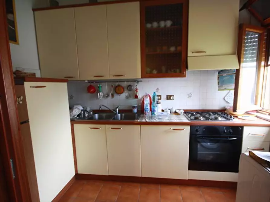 Immagine 2 di Appartamento in affitto  a Lucca