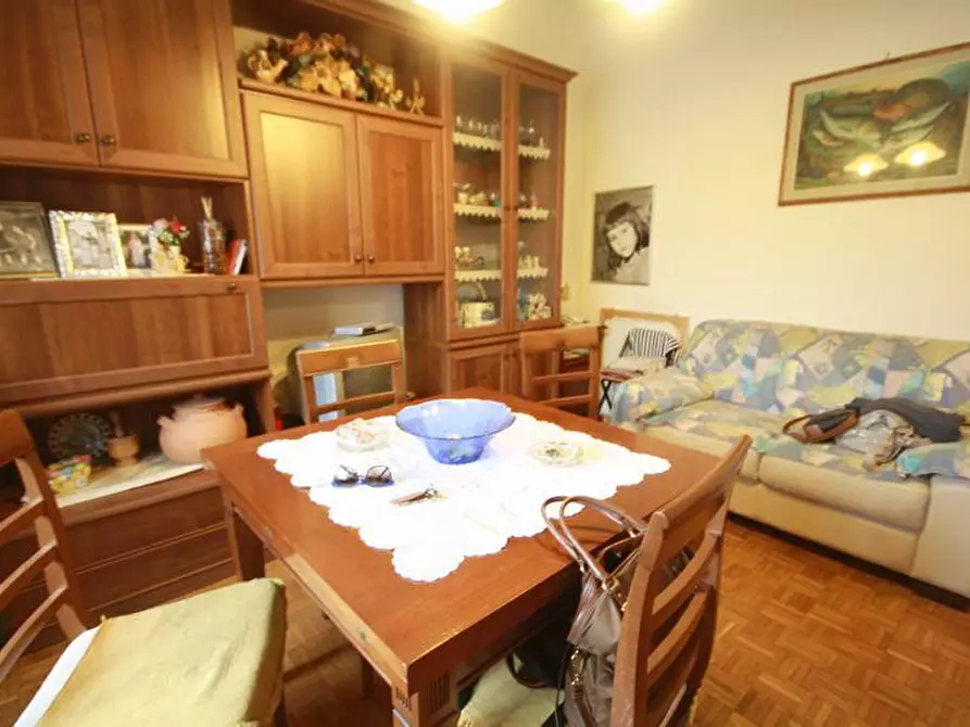 Immagine 8 di Appartamento in affitto  a Lucca