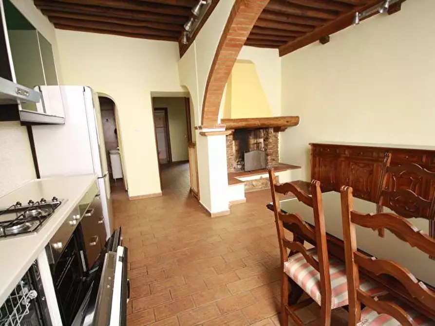 Immagine 16 di Appartamento in affitto  a Lucca