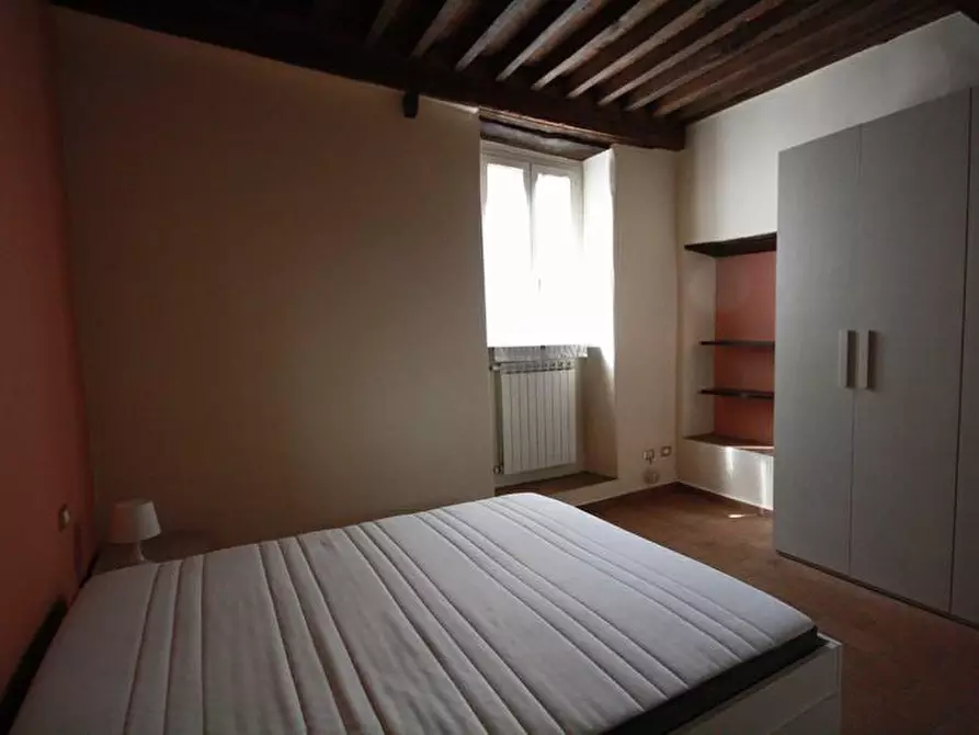 Immagine 15 di Appartamento in affitto  a Lucca