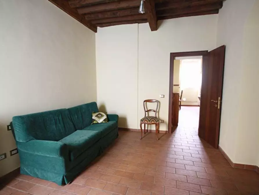 Immagine 7 di Appartamento in affitto  a Lucca