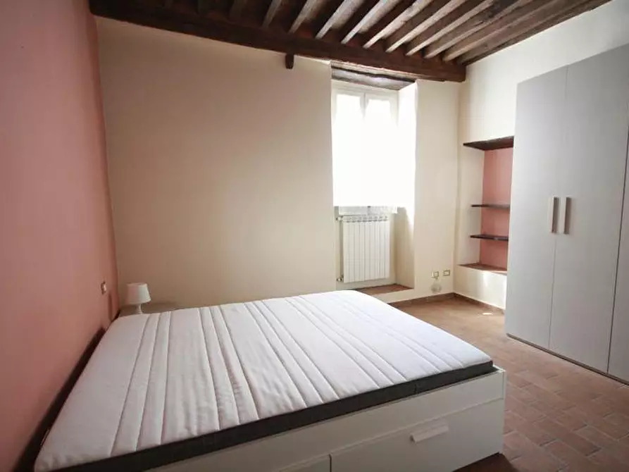 Immagine 10 di Appartamento in affitto  a Lucca