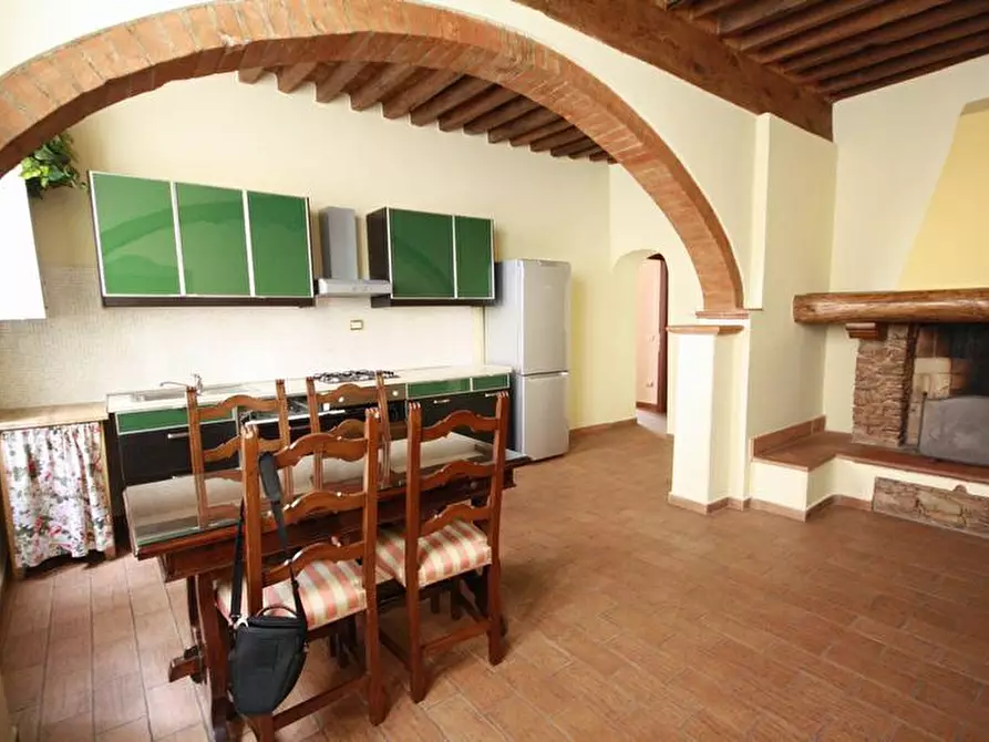 Immagine 1 di Appartamento in affitto  a Lucca