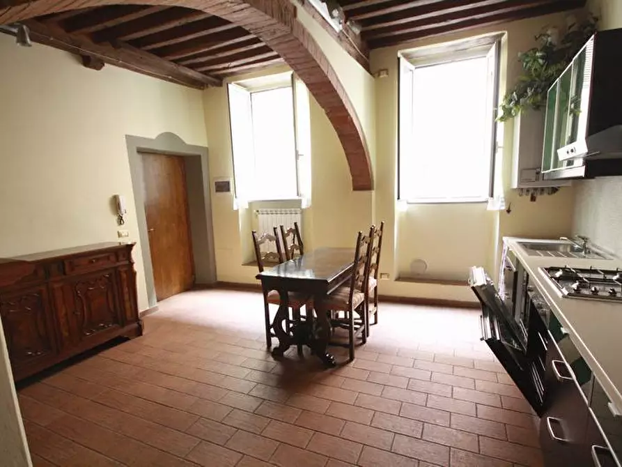 Immagine 18 di Appartamento in affitto  a Lucca