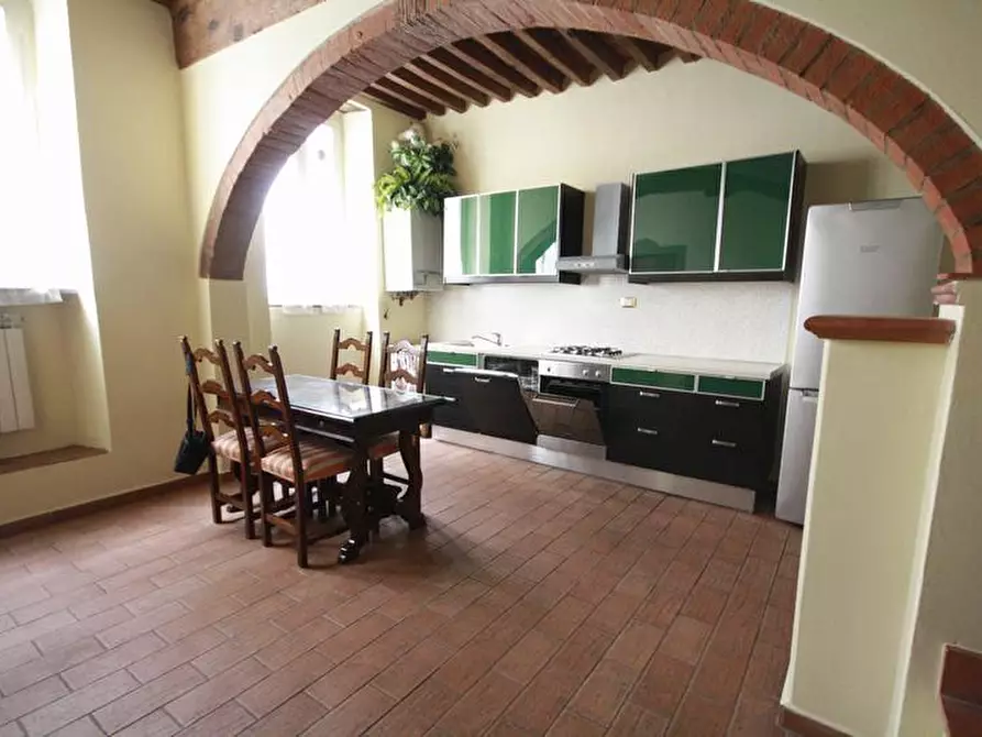Immagine 4 di Appartamento in affitto  a Lucca