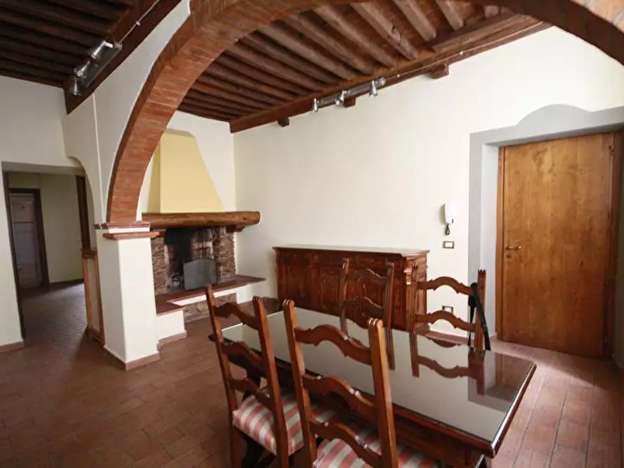 Immagine 5 di Appartamento in affitto  a Lucca