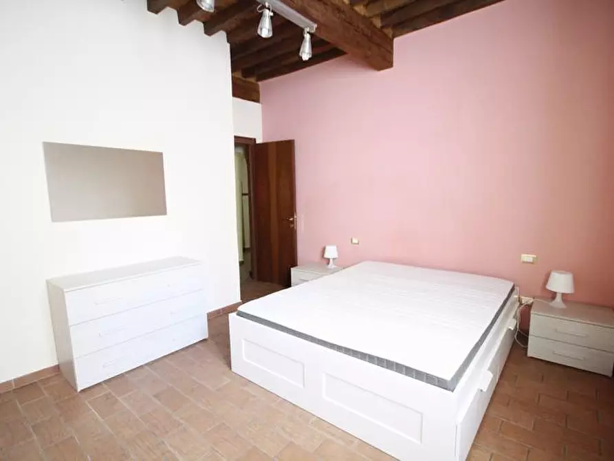 Immagine 12 di Appartamento in affitto  a Lucca