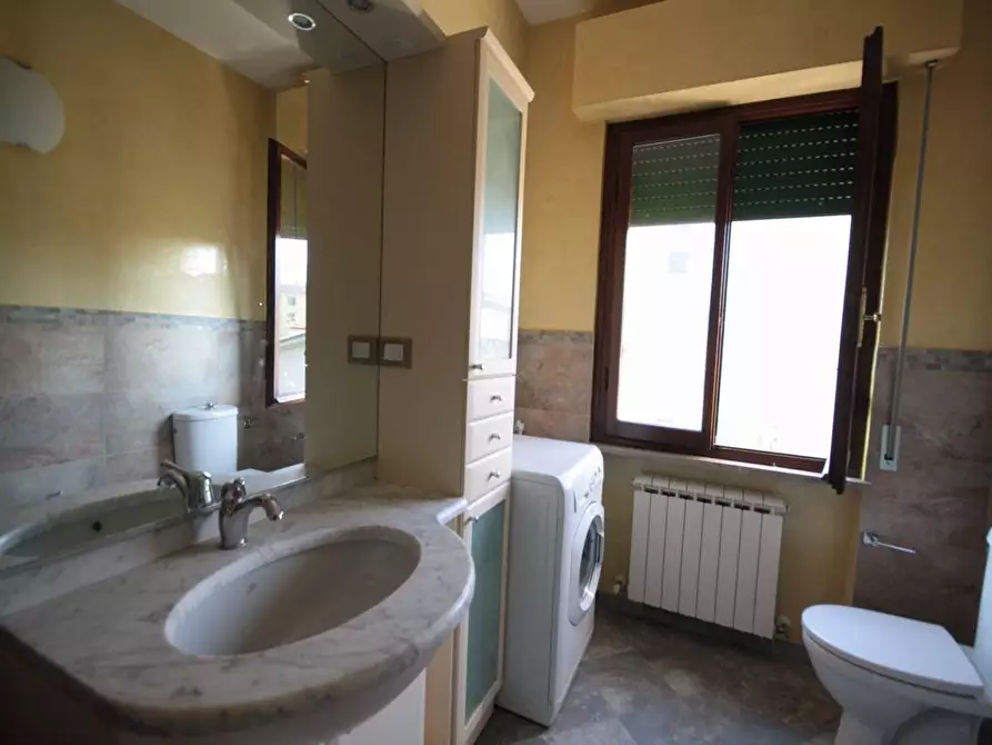 Immagine 20 di Appartamento in affitto  a Lucca
