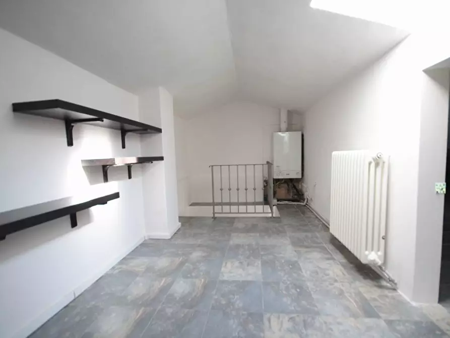 Immagine 23 di Appartamento in affitto  a Lucca