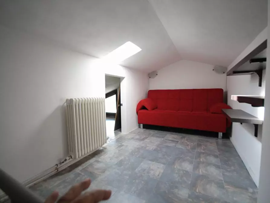 Immagine 12 di Appartamento in affitto  a Lucca